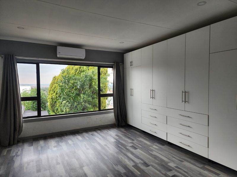 5 BEDROOM TOWNHOUSE IN WILKOPPIES - Photo 9