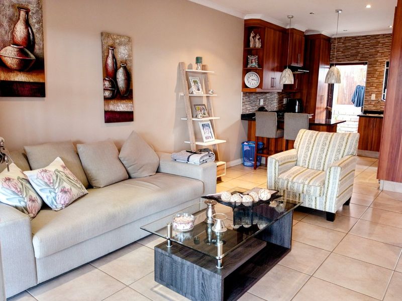 Stylish Lock - Up - and - Go Home with Views in Gonubie's Sea/Riverside Holiday Village - Photo 5