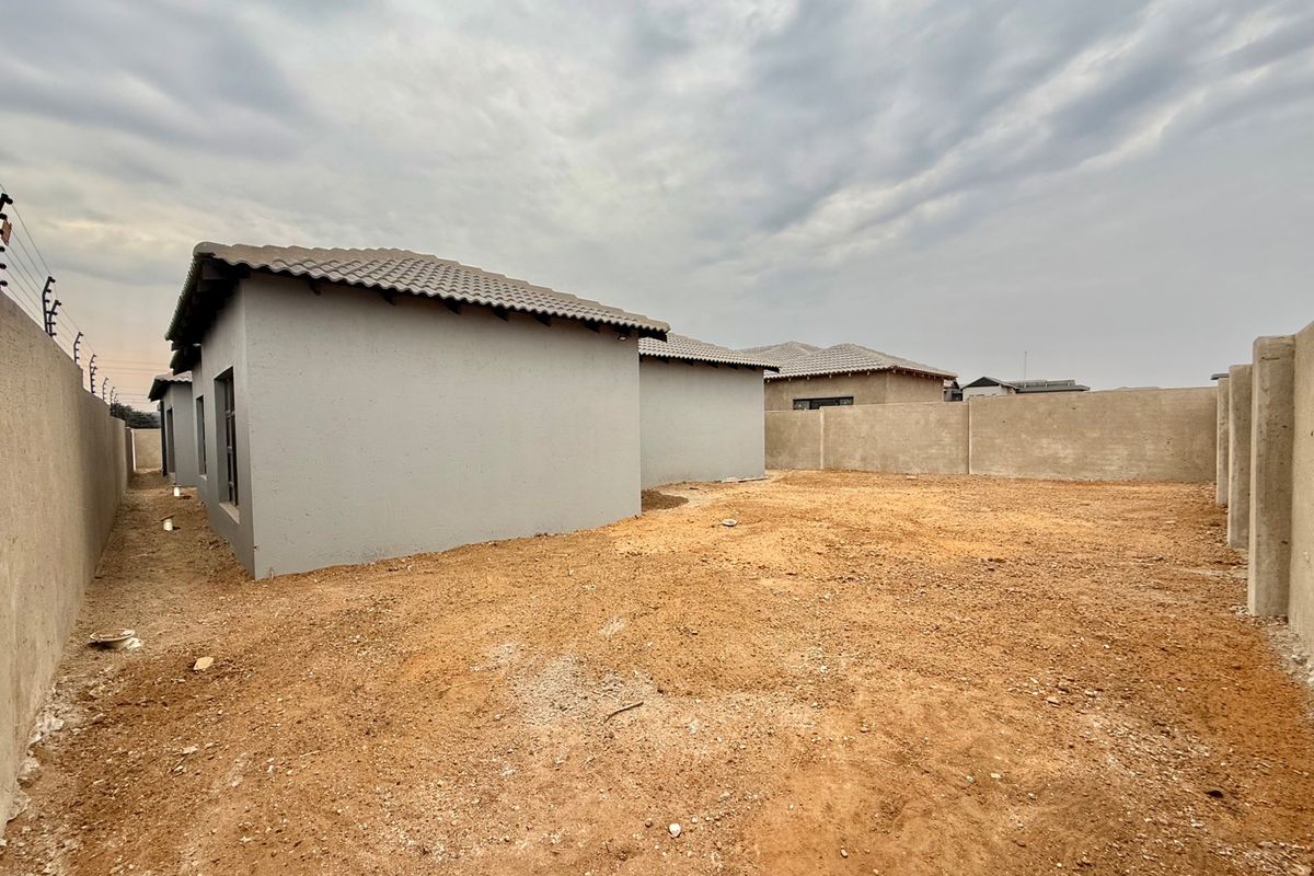 Generous Proportions With Premium Finishes Throughout - Photo 4