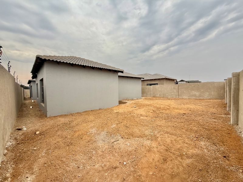 Generous Proportions With Premium Finishes Throughout - Photo 4