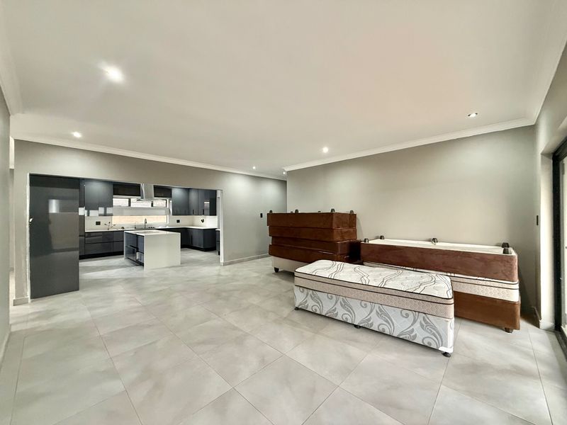 Generous Proportions With Premium Finishes Throughout - Photo 10