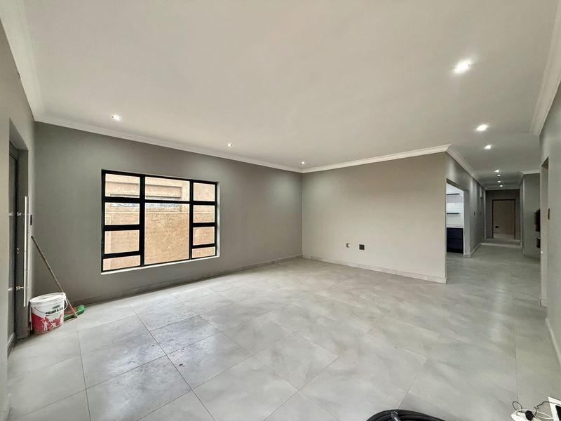 Generous Proportions With Premium Finishes Throughout - Photo 8