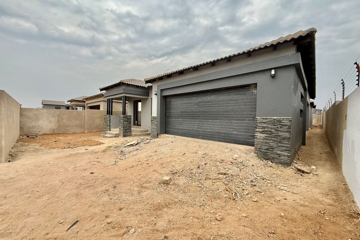 Generous Proportions With Premium Finishes Throughout - Photo 2