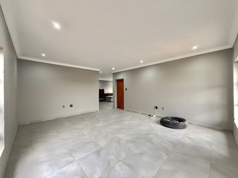 Generous Proportions With Premium Finishes Throughout - Photo 6