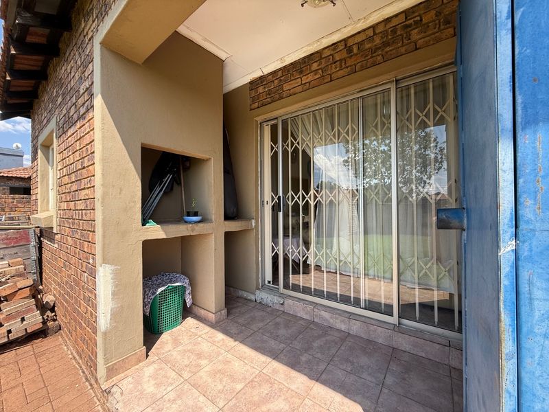 Secure Estate Living Home with Future Development Potential - Photo 4