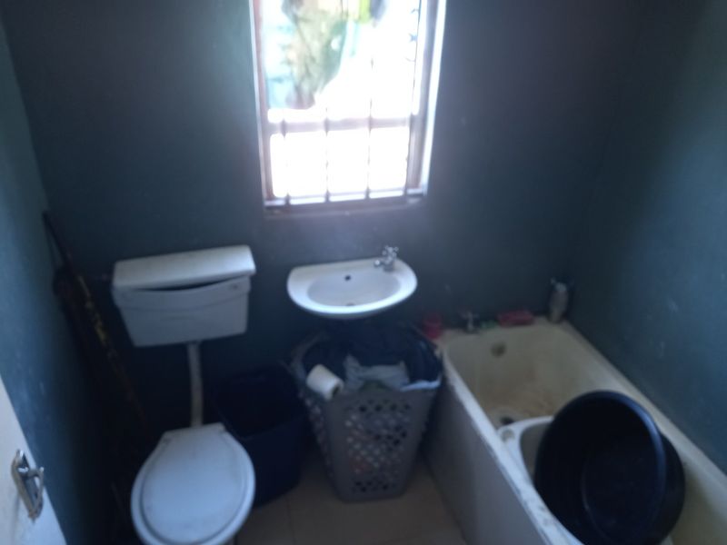 2 Bedroom House for Sale in Mfuleni - Photo 10