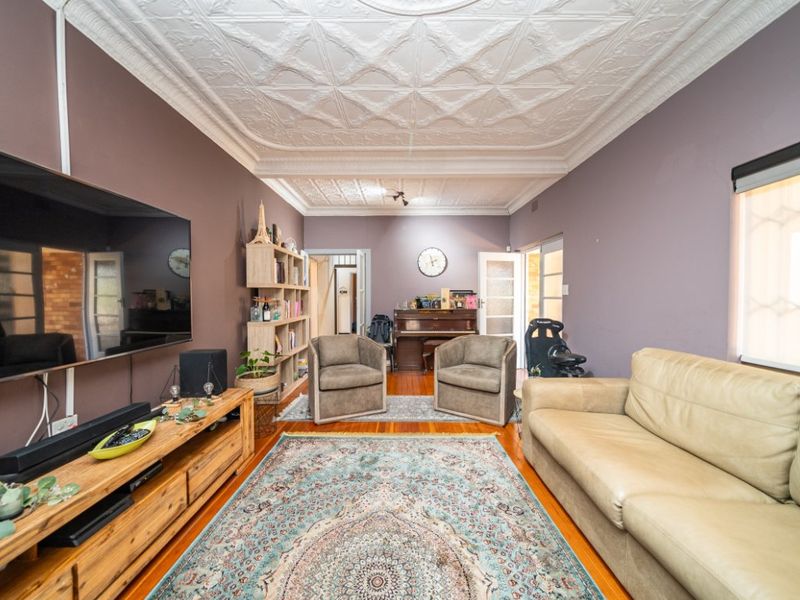 3 Bed House for Sale – Spacious Family Home with Flatlet in Secure Gated Area - Photo 5