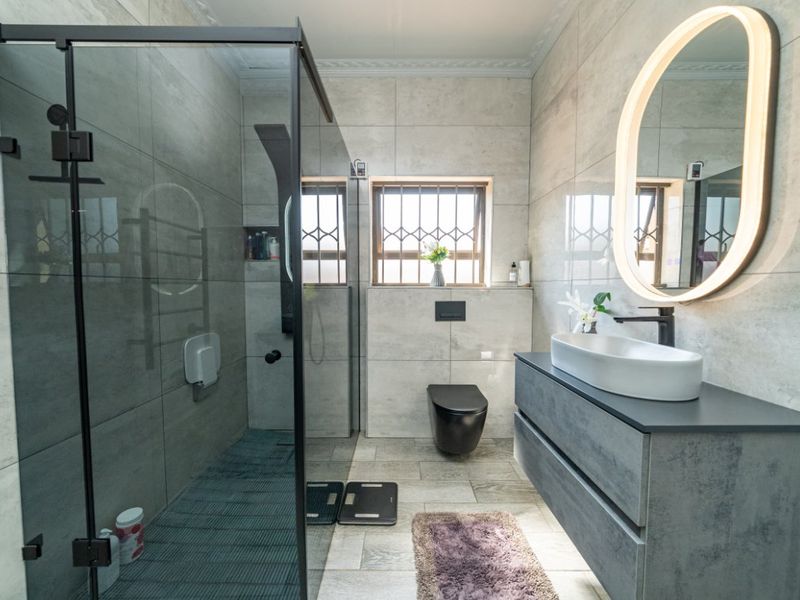 3 Bed House for Sale – Spacious Family Home with Flatlet in Secure Gated Area - Photo 4