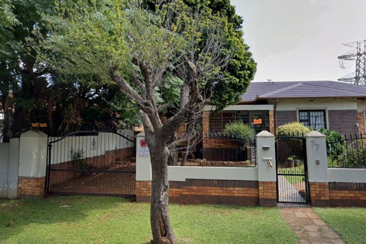 3 Bed House for Sale – Spacious Family Home with Flatlet in Secure Gated Area - Photo 2