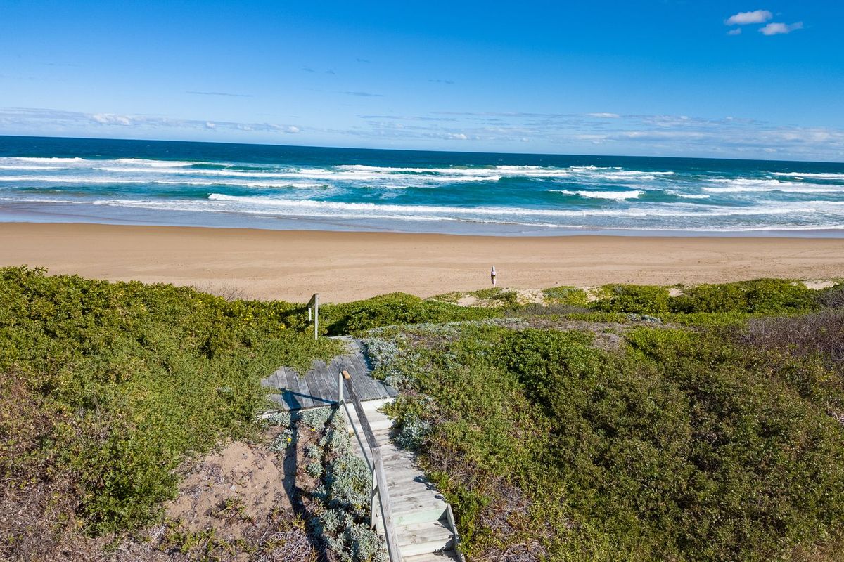 BEACHFRONT LUXURY WITH PRIVATE PATHWAY TO MYOLI BEACH  - Photo 2