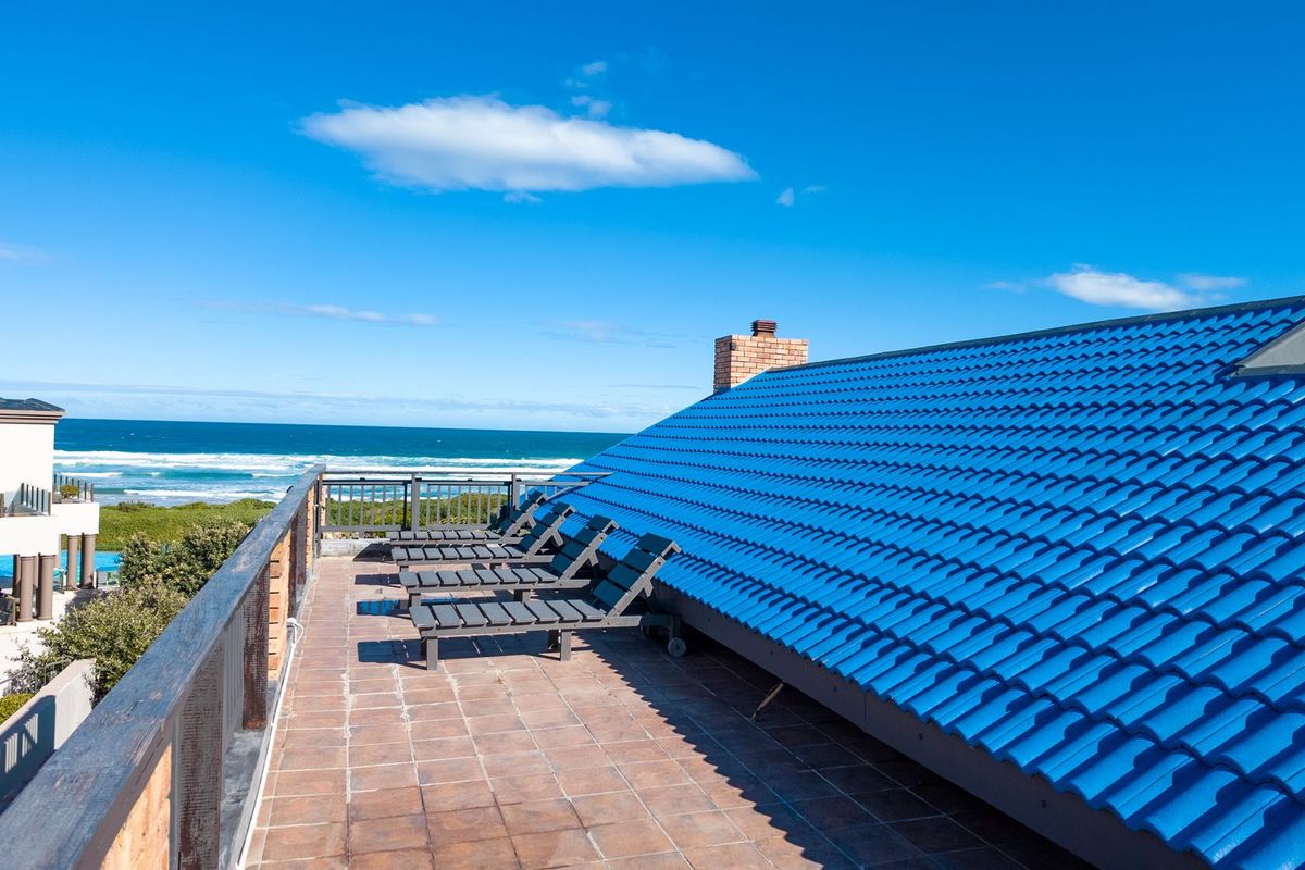 BEACHFRONT LUXURY WITH PRIVATE PATHWAY TO MYOLI BEACH  - Photo 5