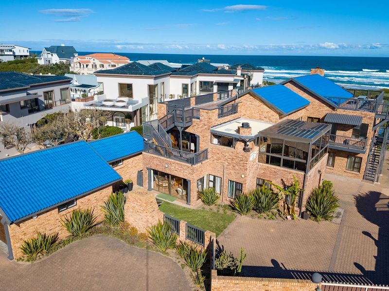 BEACHFRONT LUXURY WITH PRIVATE PATHWAY TO MYOLI BEACH  - Photo 2