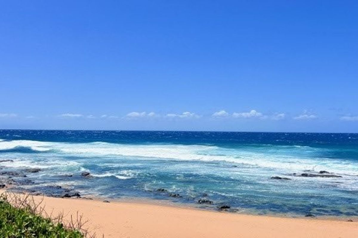 Elegant Beachfront Living with Panoramic Sea Views in Shelly Beach  - Photo 2