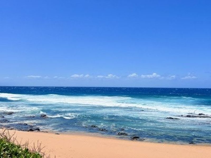 Elegant Beachfront Living with Panoramic Sea Views in Shelly Beach  - Photo 2