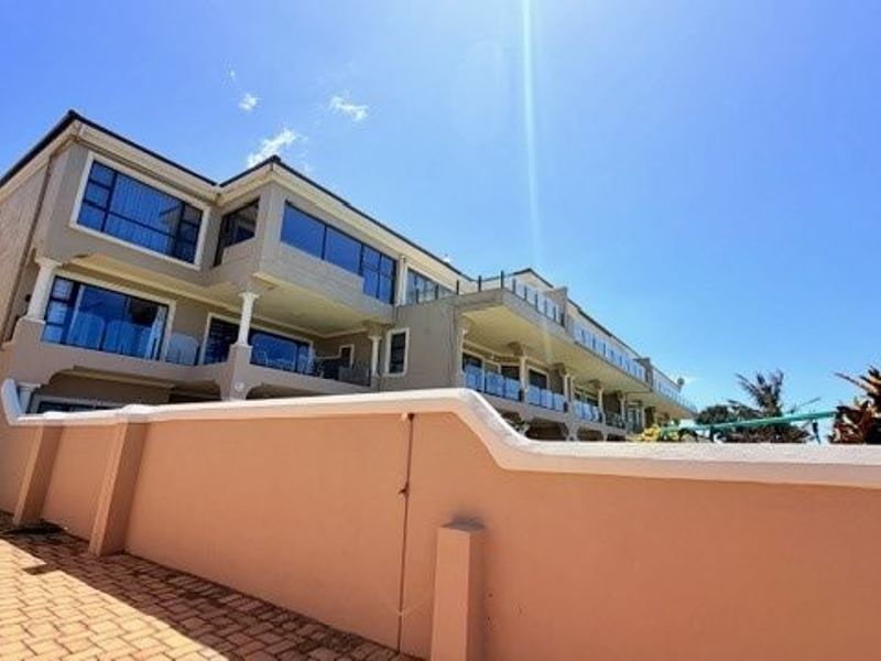 Elegant Beachfront Living with Panoramic Sea Views in Shelly Beach  - Photo 6