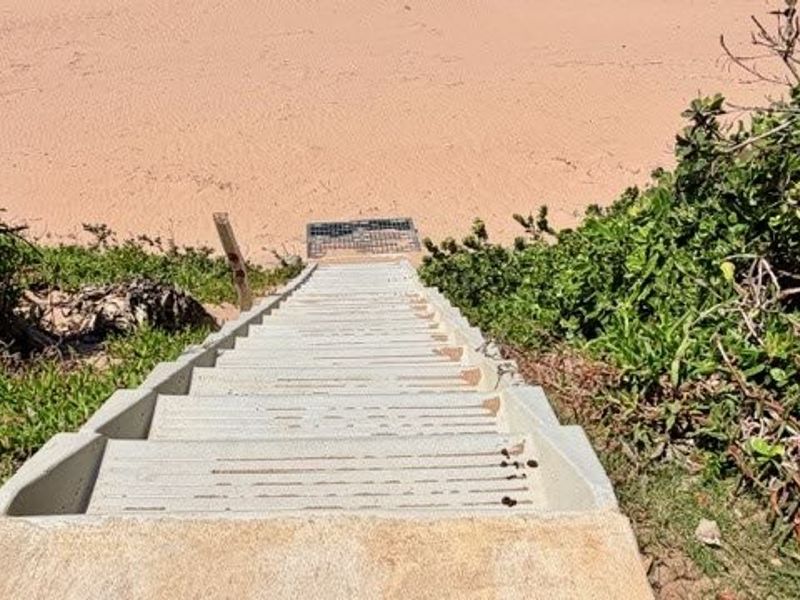 Elegant Beachfront Living with Panoramic Sea Views in Shelly Beach  - Photo 3