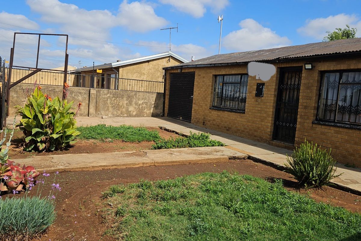 Daveyton 4 Room house for sale - Photo 2