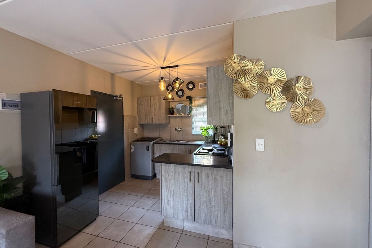 Immaculate 2 Bedroom Groundfloor Apartment For Sale - Photo 4