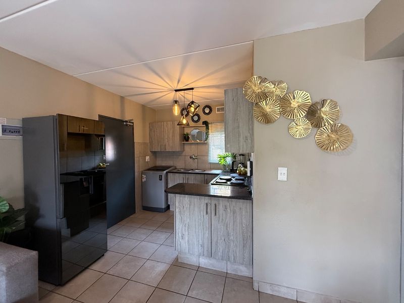 Immaculate 2 Bedroom Groundfloor Apartment For Sale - Photo 4