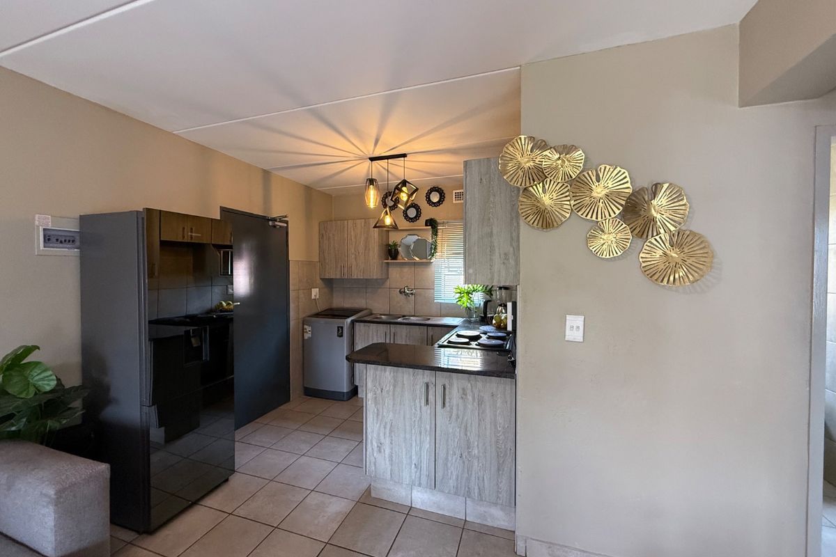 Immaculate 2 Bedroom Groundfloor Apartment For Sale - Photo 2