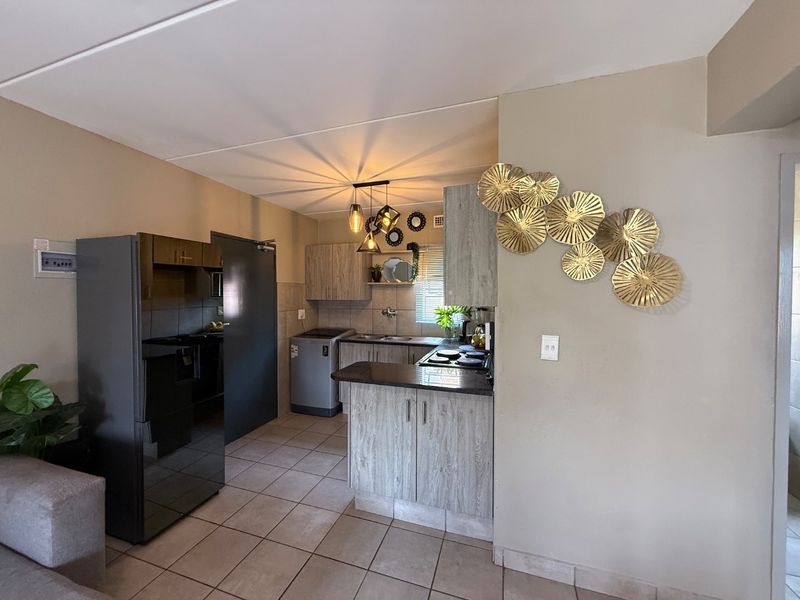 Immaculate 2 Bedroom Groundfloor Apartment For Sale - Photo 2