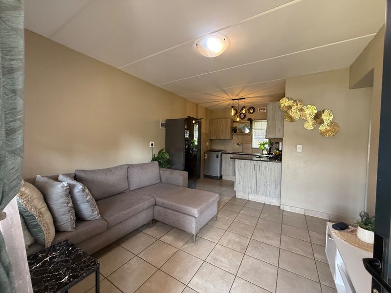 Immaculate 2 Bedroom Groundfloor Apartment For Sale - Photo 5