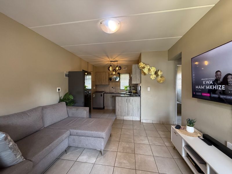 Immaculate 2 Bedroom Groundfloor Apartment For Sale - Photo 7