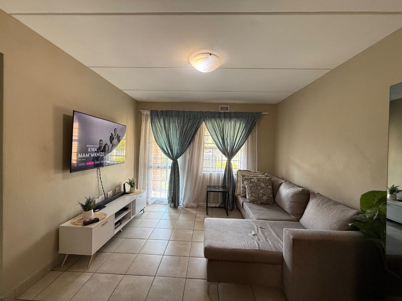 Immaculate 2 Bedroom Groundfloor Apartment For Sale - Photo 6