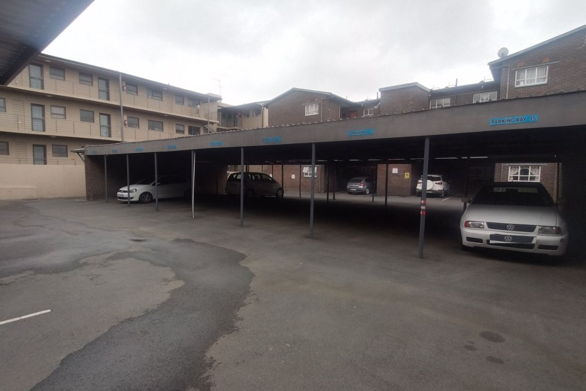 Stylish & Secure 1 Bedroom Flat – Perfect Starter or Investment! - Photo 4