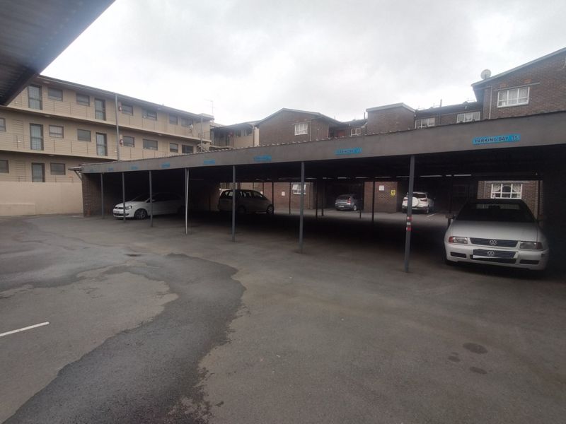 Stylish & Secure 1 Bedroom Flat – Perfect Starter or Investment! - Photo 4