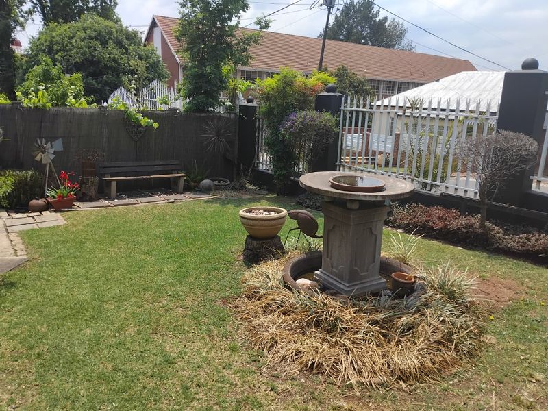 Cozy & Comfortable solar-powered family home in Kensington - Photo 7