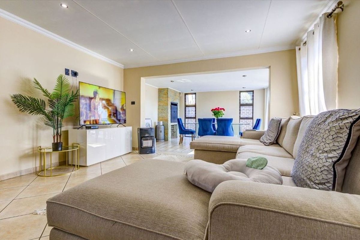 Modern Family Home with Poolside Comfort - Photo 2