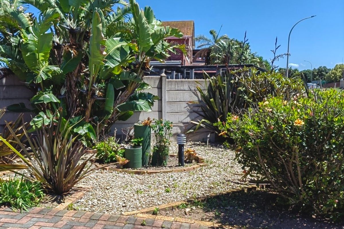 2 Bedroom House For Sale in Aston Bay - Photo 4