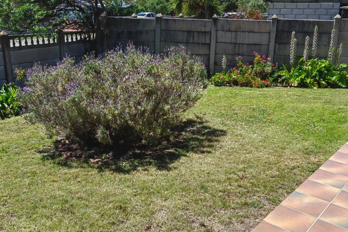 2 Bedroom House For Sale in Aston Bay - Photo 2