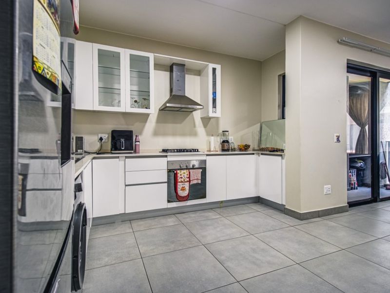 1 Bed Flat for Sale – Secure & Stylish Living - Photo 4