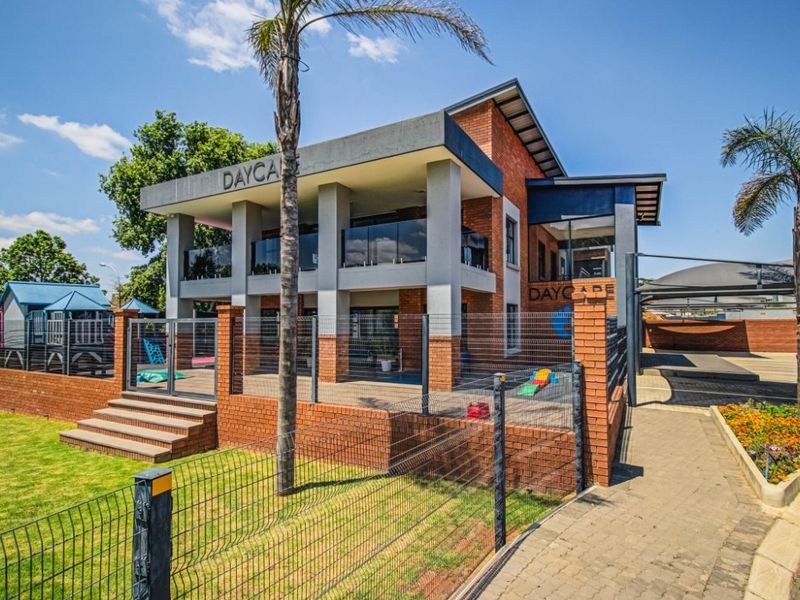 1 Bed Flat for Sale – Secure & Stylish Living - Photo 8