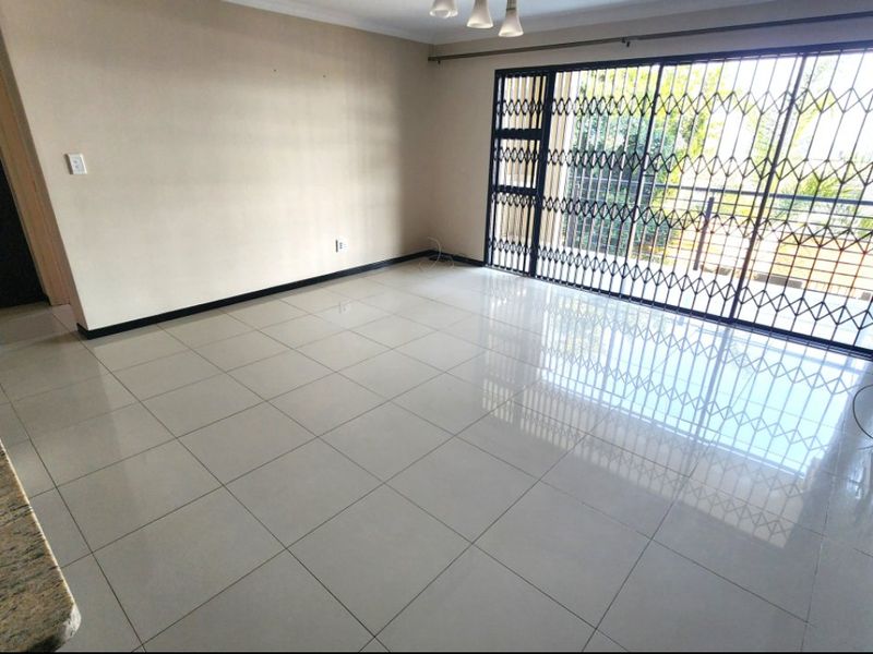 2 Bed Flat for Sale – Modern Living with Top-Class Amenities - Photo 9