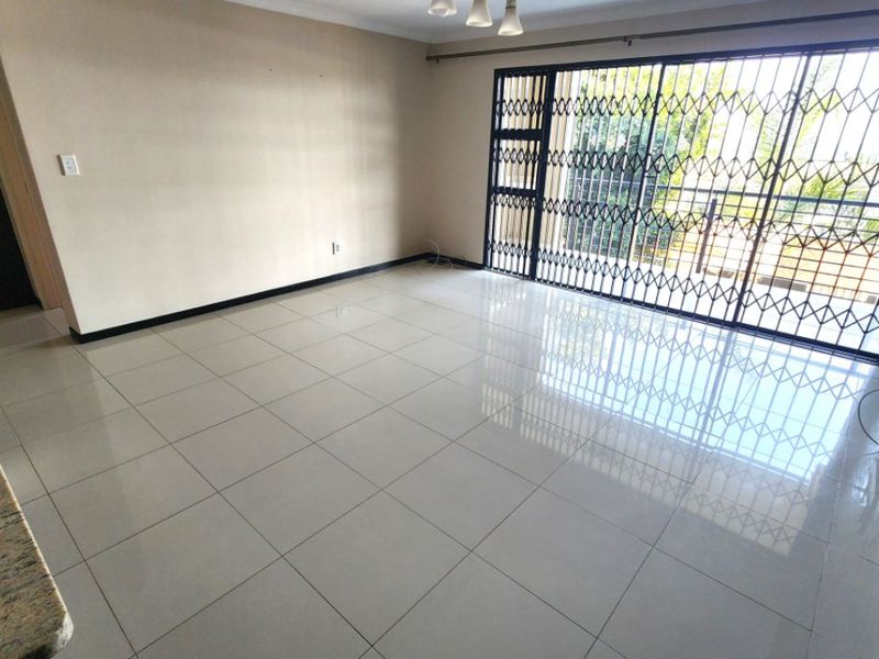 2 Bed Flat for Sale – Modern Living with Top-Class Amenities - Photo 6