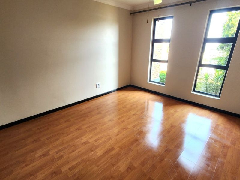 2 Bed Flat for Sale – Modern Living with Top-Class Amenities - Photo 4