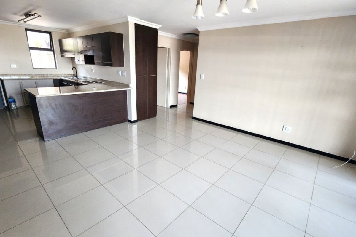 2 Bed Flat for Sale – Modern Living with Top-Class Amenities - Photo 3
