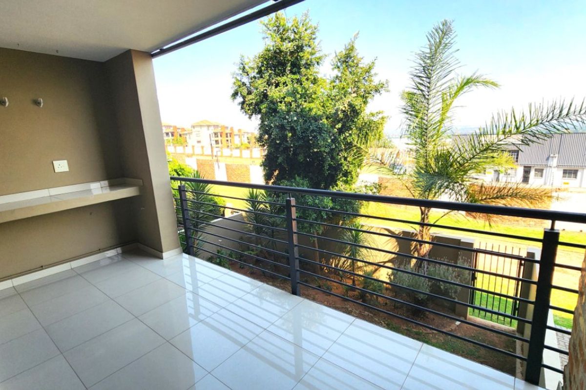 2 Bed Flat for Sale – Modern Living with Top-Class Amenities - Photo 2