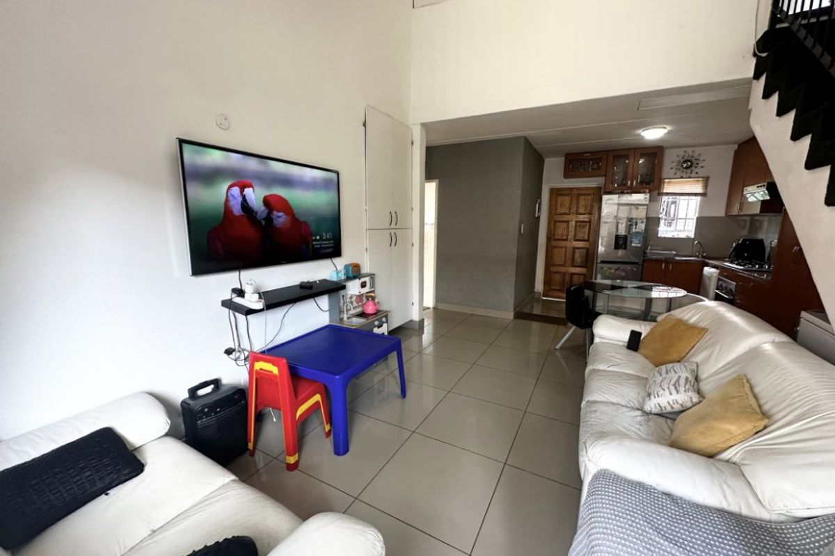 3 Bed Duplex for Sale – Secure, Convenient & Pet-Friendly - Photo 2