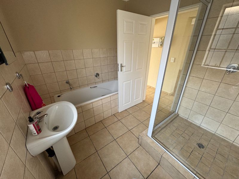 Neat and Cozy Starter Home with Modern Features - Photo 5