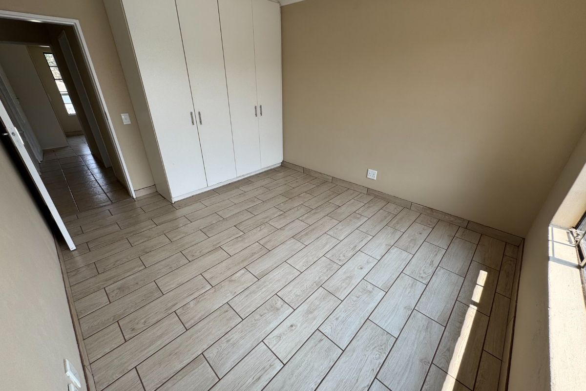 Neat and Cozy Starter Home with Modern Features - Photo 4