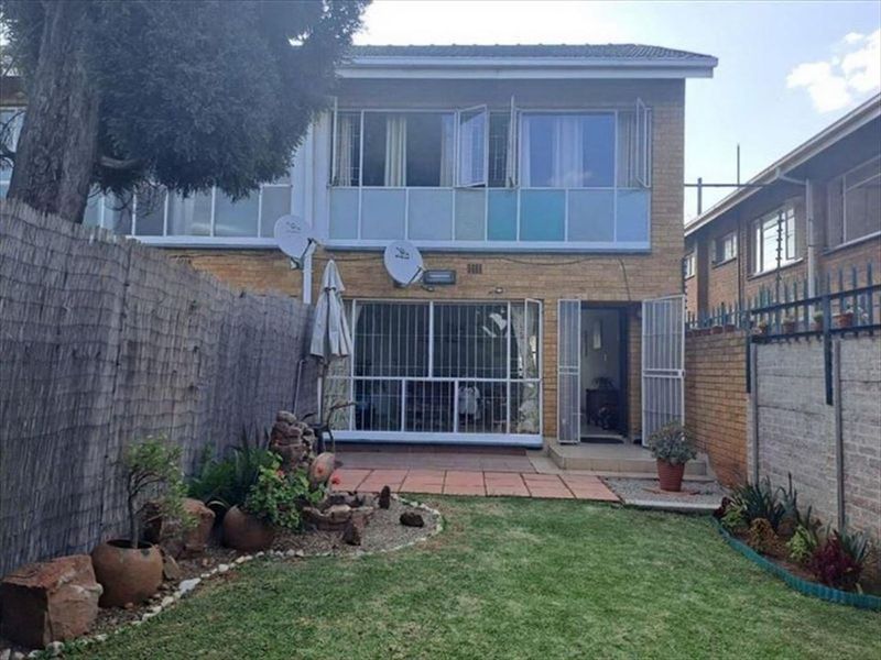 Charming and Practical Home in a Quiet Neighborhood - Photo 3