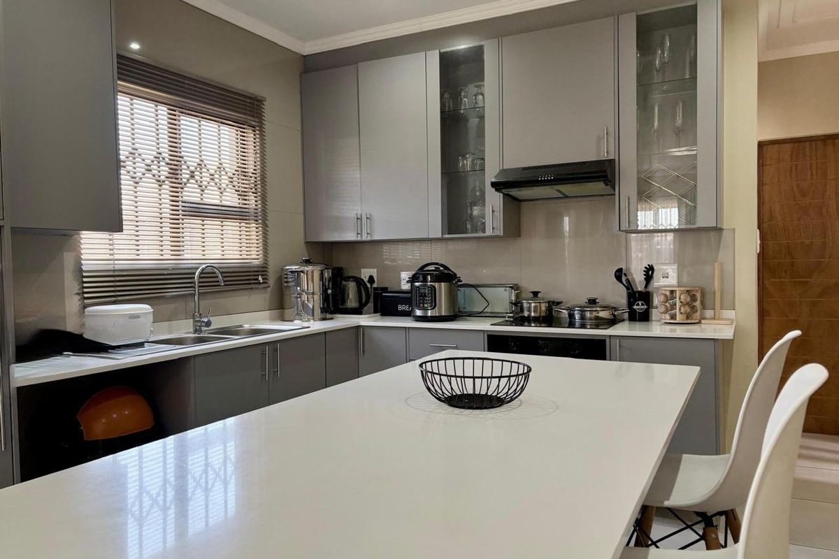 Immaculate 3-Bedroom Family Home for Sale in Arcata, Phase 4, Bloemspruit - Photo 4