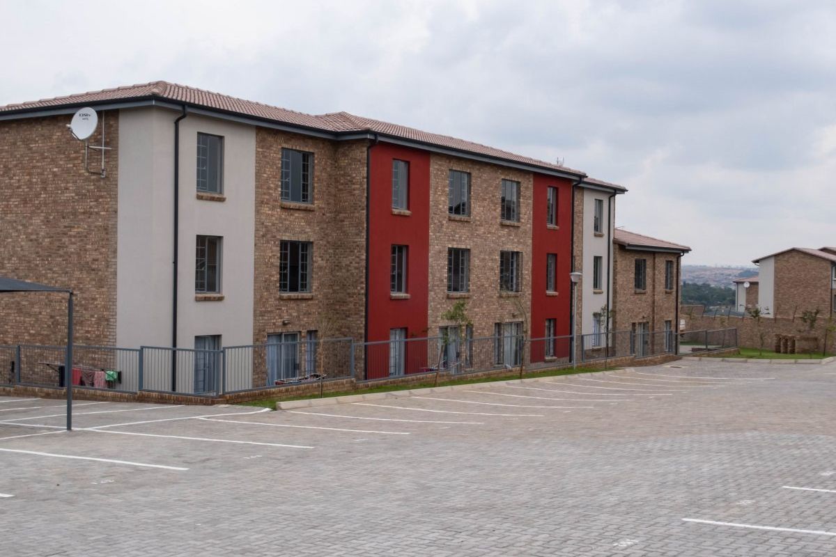 Reduced! 2-Bedroom Apartment for Sale – Villa Bianco, Amberfield, Centurion  Transfer Costs Included | Secure Estate Living | Excellent Investment Opportunity - Photo 5