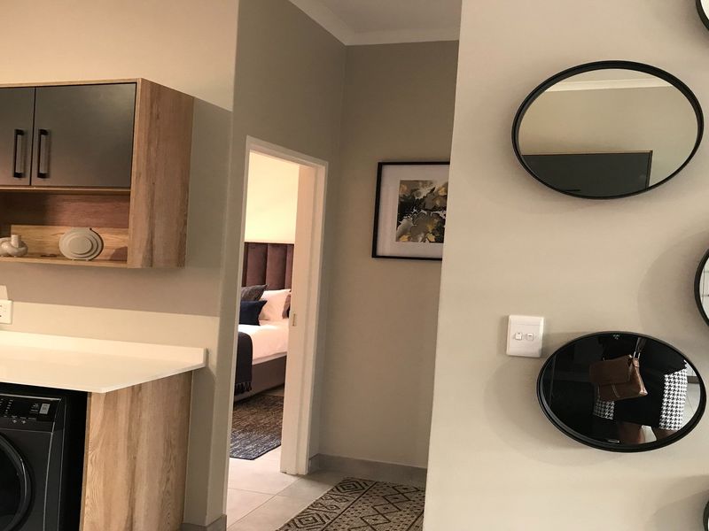 3 Bedrooms, 2 Bathrooms, Double Garage, Private Garden Simplex - Photo 6