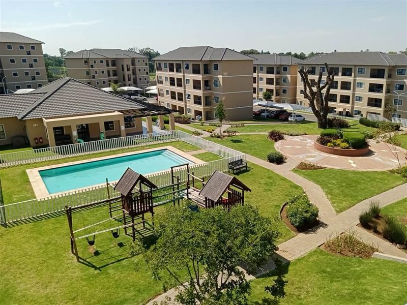 1 Bedroom and 1 Bathroom apartment for sale in boksburg - Photo 2