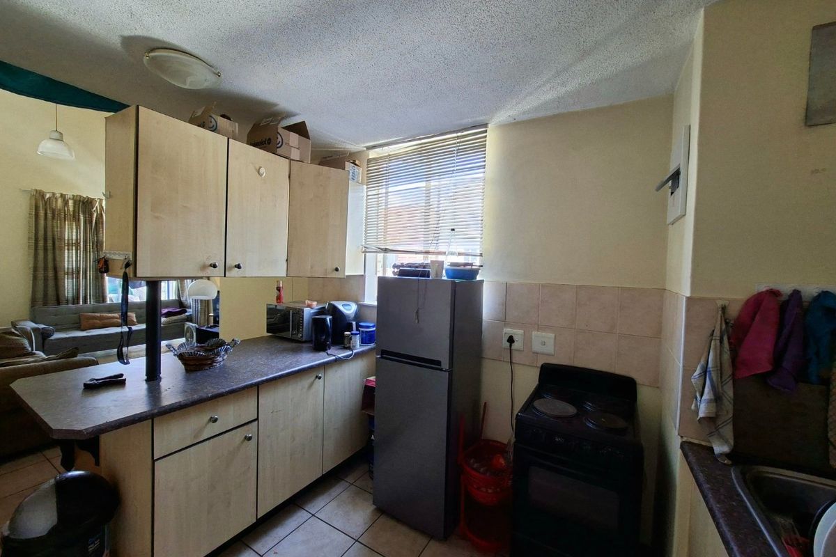 Hillcrest Boulevard!!!  Solar in place!!! - Photo 3